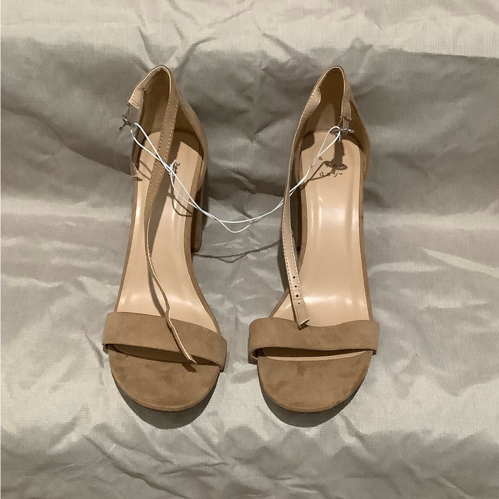 Tan, Textile upper strap (suede-ish feel)